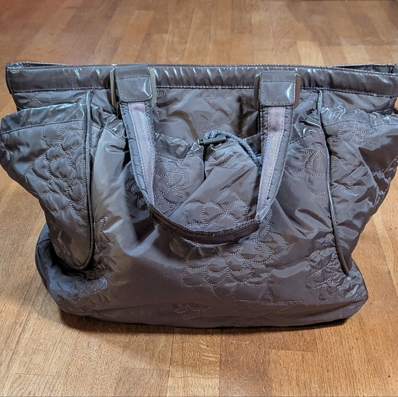 🌟 LeSportsac x Stella McCartney Quilted Nylon Carry All Bag w Matching Pouch 🌟 - Picture 3 of 11